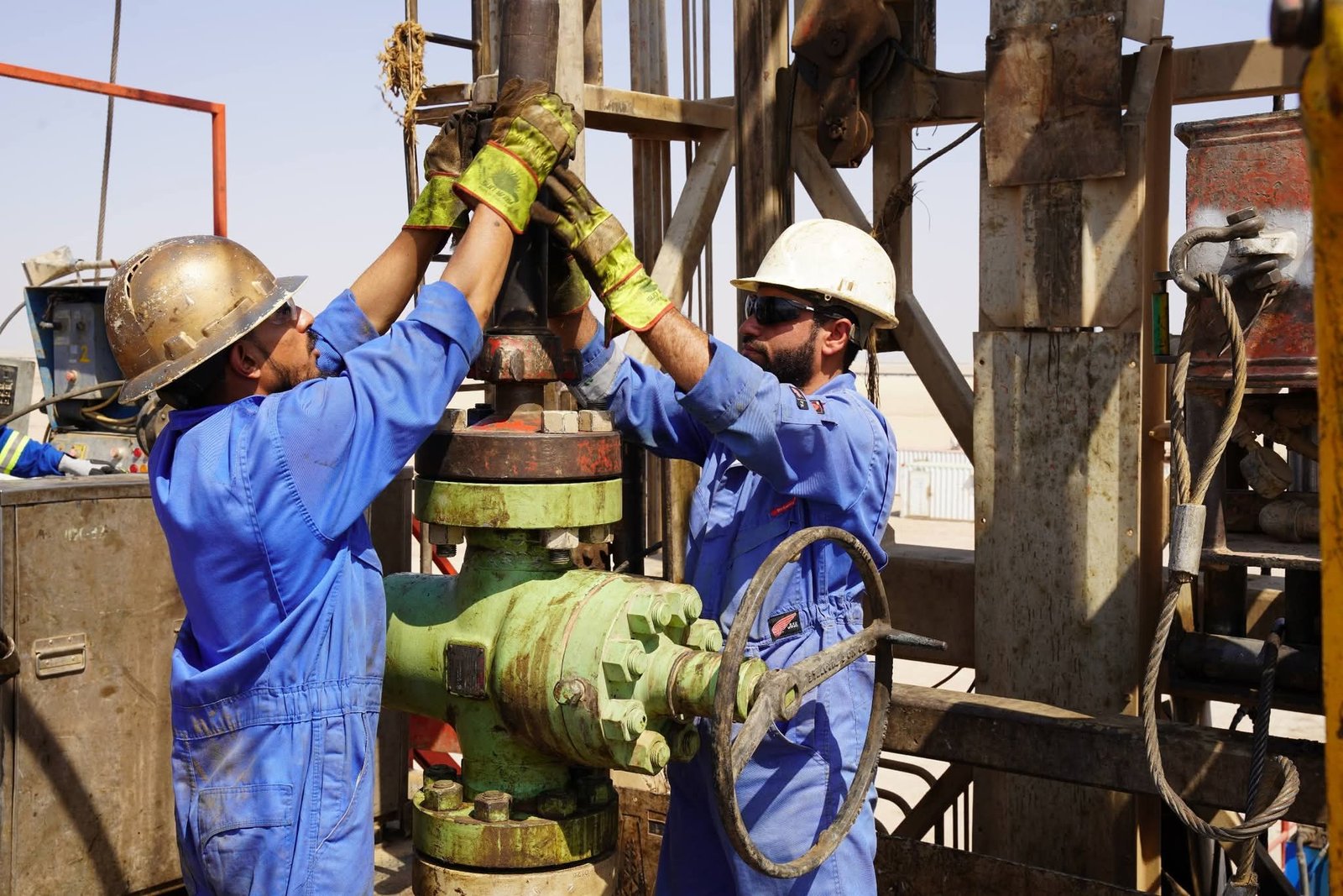Crude production cuts reduce Iraq oil output by 3.6 million bpd,