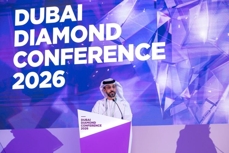 Ahmed bin Sulayem speaks at a podium at the Dubai Diamond Conference 2026