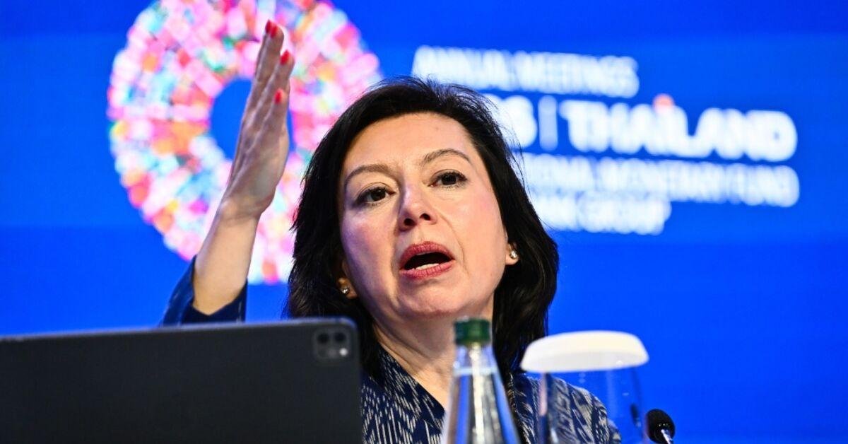 IMF spokesperson Julie Kozack speaking at a news briefing