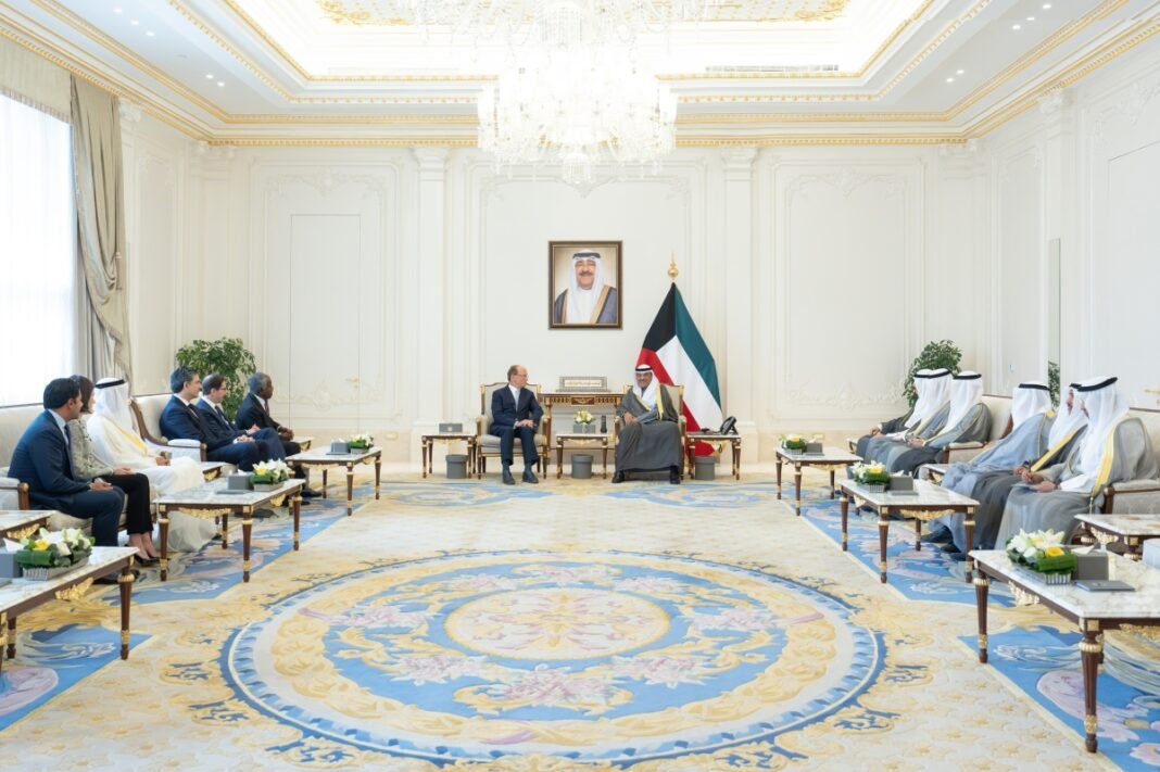 Kuwait's Crown Prince receives the BlackRock delegation at Bayan Palace
