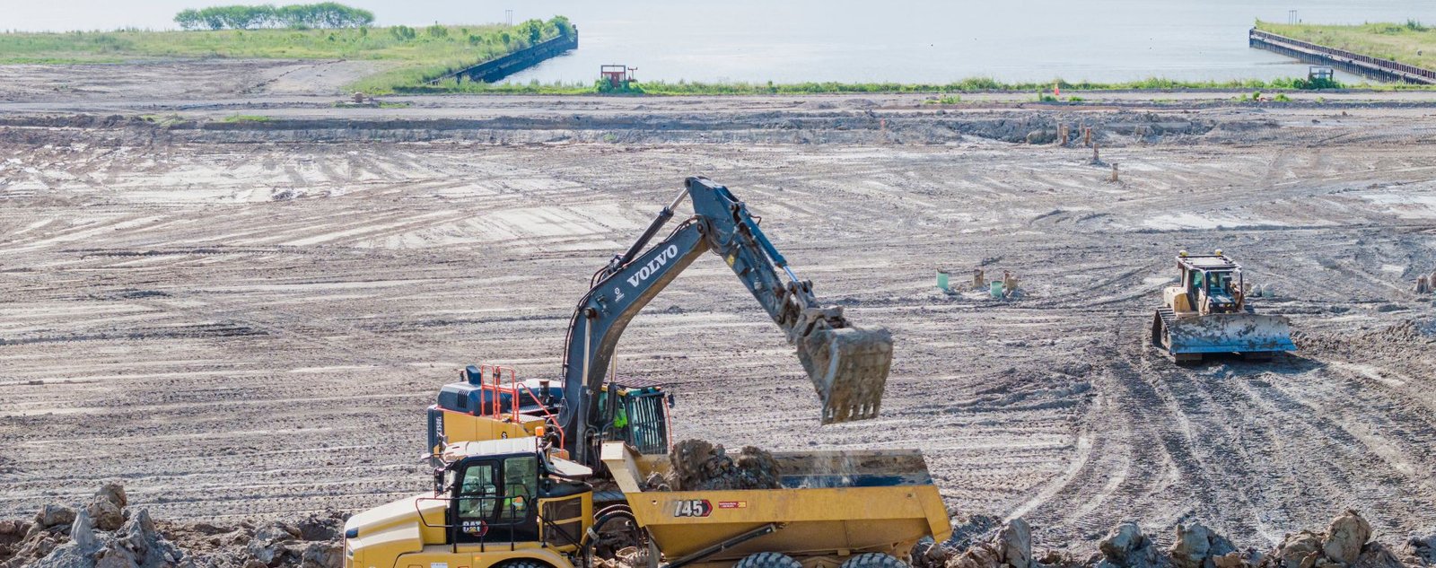 Construction equipment at the Louisiana LNG pipeline project site